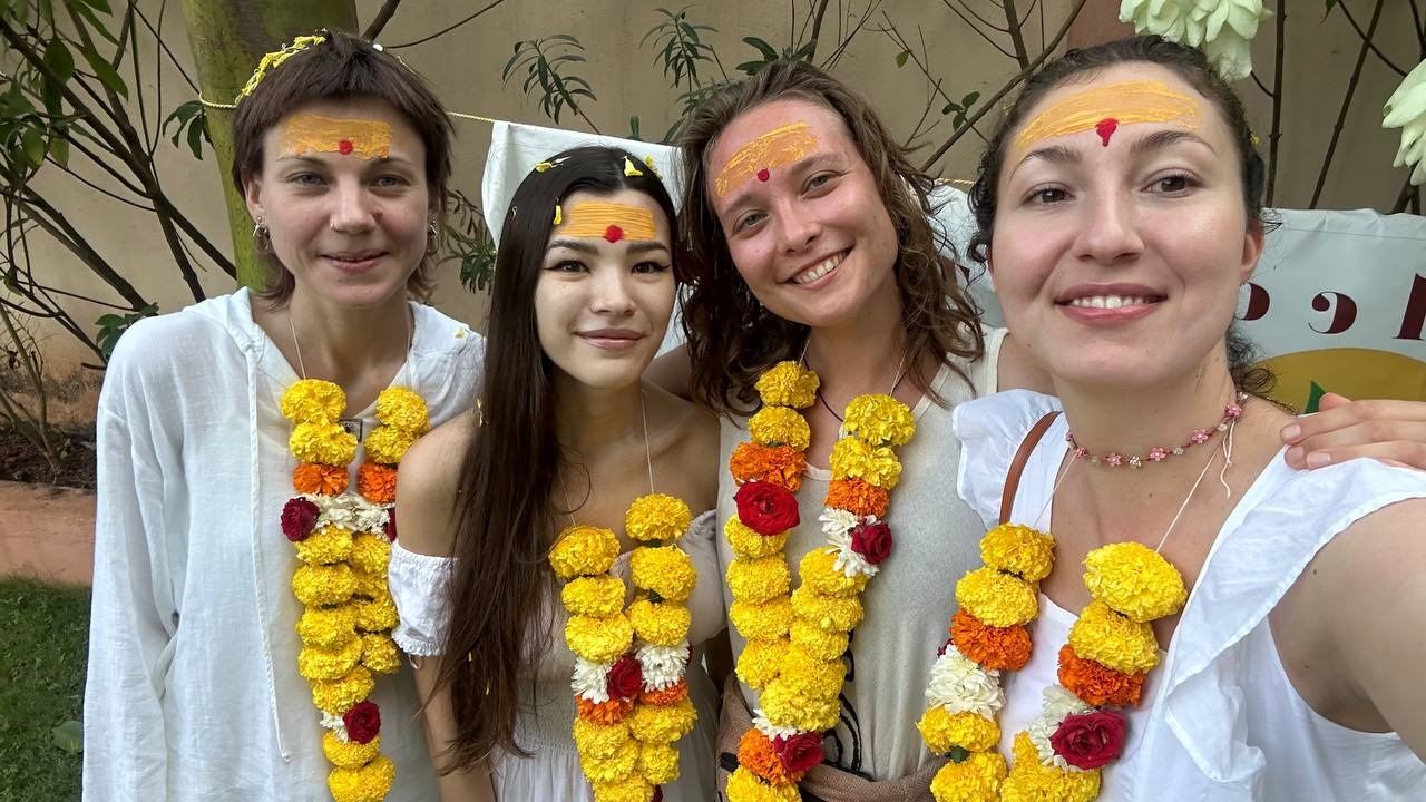 Daily yoga retreat schedule visual